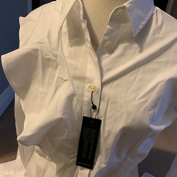 Banana Republic white dress shirt. NWT size 4 & 6 - Picture 5 of 5